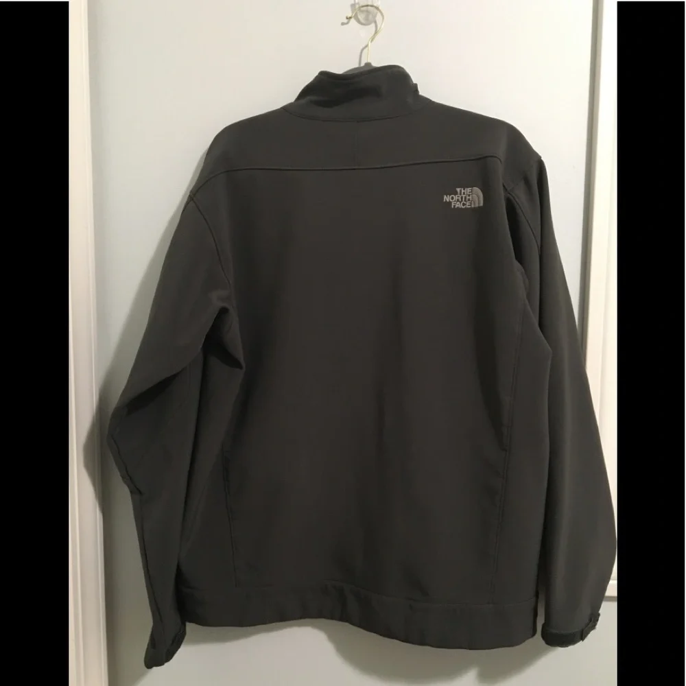 25. North Face Men’s Apex Bionic Doft Shell Jacket L